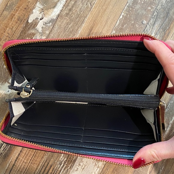 kate spade bright pink zip-around wallet with gold-tone logo - Picture 5 of 11